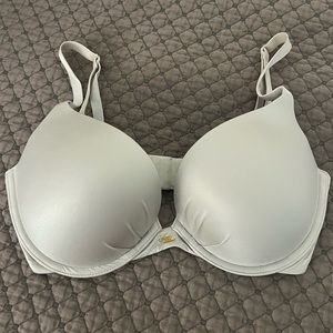 Victoria's Secret -Fabulous Bra -Light Gray
